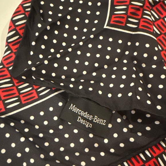 SLK Red and Black Patterned Mercedes VINTAGE Scarf - Picture 7 of 7